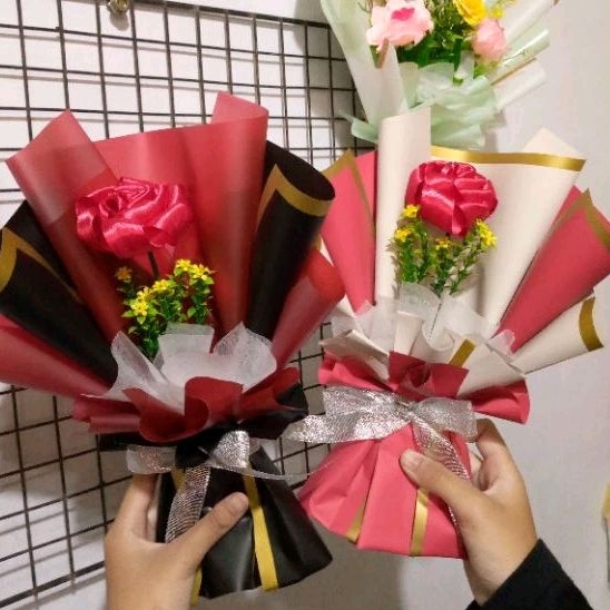 Buket Bunga 1 dan 5 tangkai/Buket bunga mawar pita satin