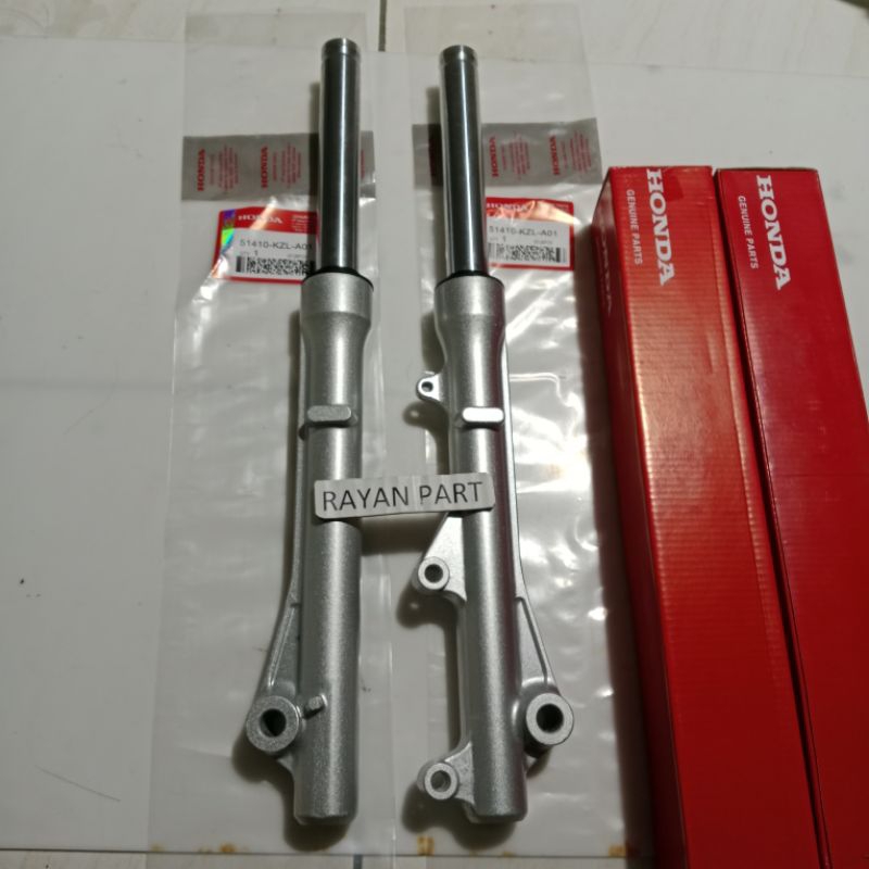 Shock depan Scoopy karbu Scoopy karbu Scoopy karbu thn 2010-2013 silver