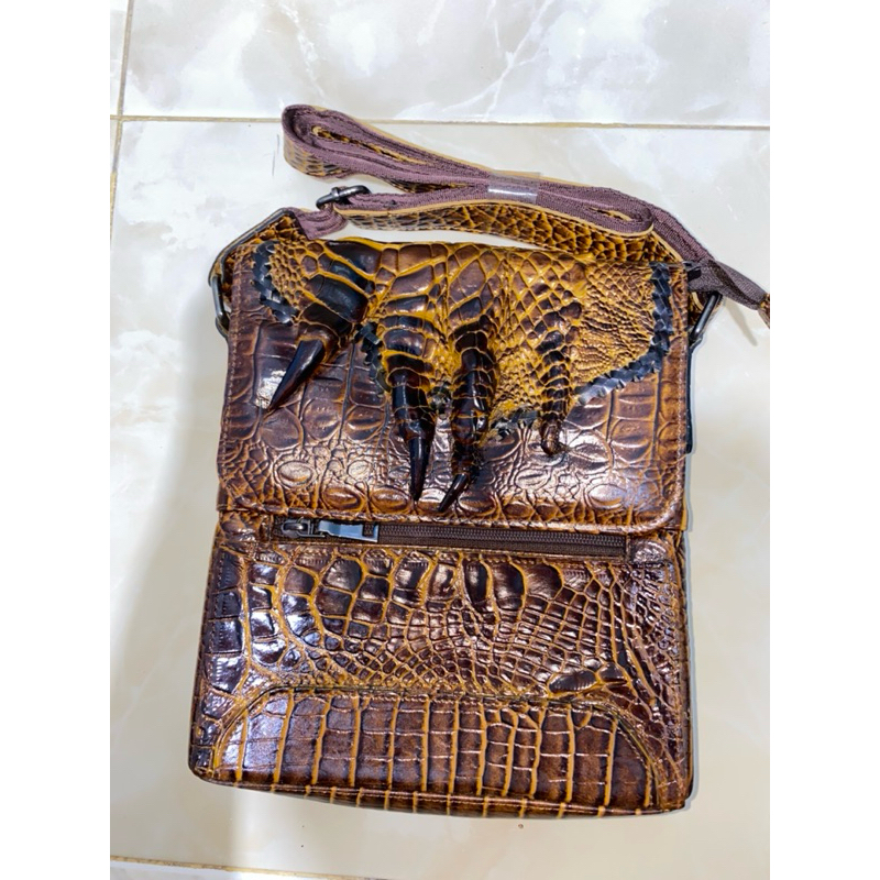 TAS KULIT BUAYA MODEL SELEMPANG ASLI MERAUKE PAPUA