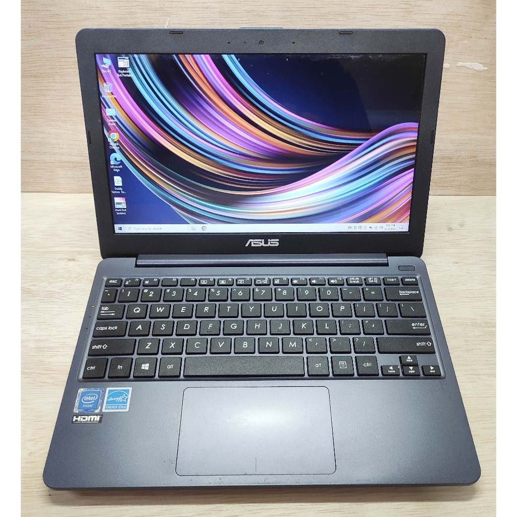 notebook asus e203ma e203m e203mah ram 2gb ssd normal mulus