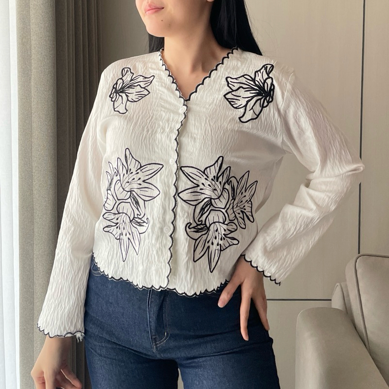 Grace Outer Cardigan Blouse Luaran Bordir Motif Bunga Lengan Panjang
