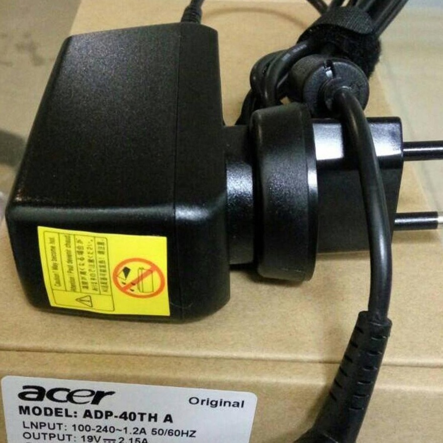 FG2 charger laptop Acer Aspire One 532H 521 522 D255 D257 D26 D27 722 725 756 V512319V 215A