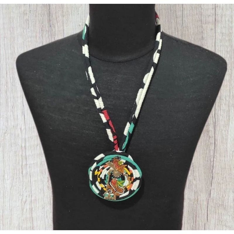 Kalung Batik Accessories Batik Kalung Wayang Bulat