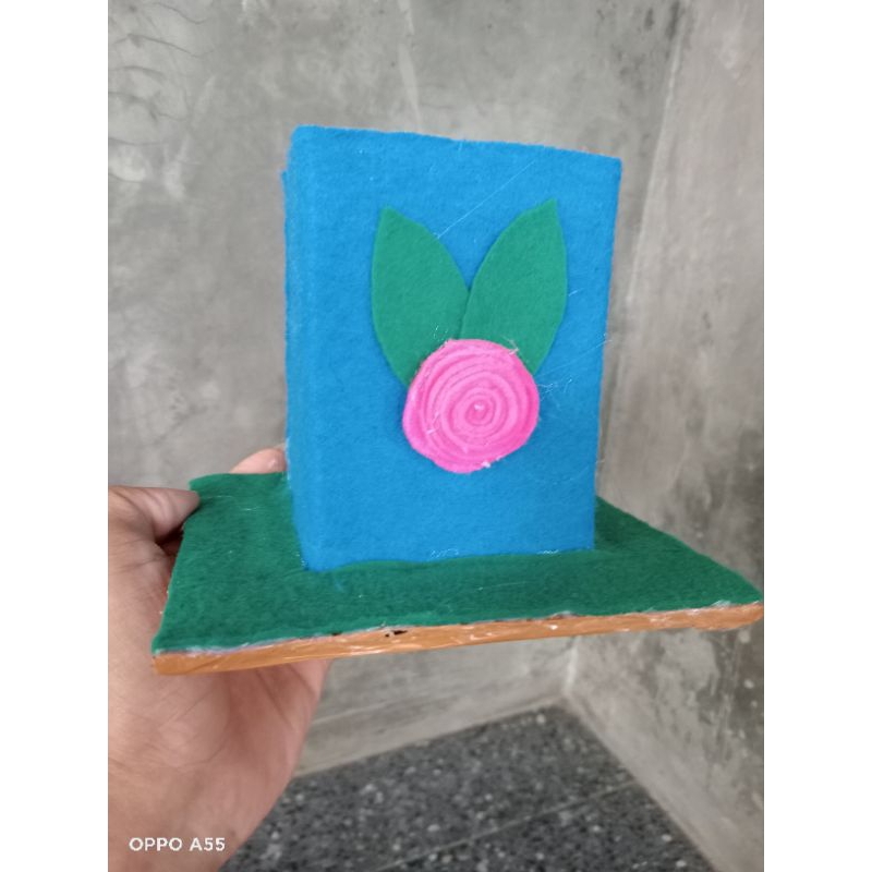 

tempat pensil dari limbah kardus