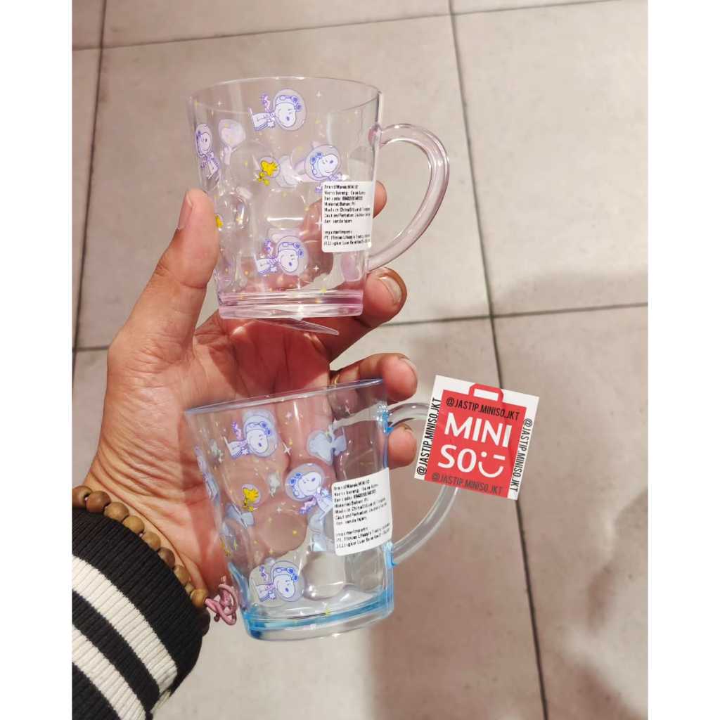 MINISO 🆕 Gelas Plastik SNOOPY The Little Space Explorer (Pink / Blue)