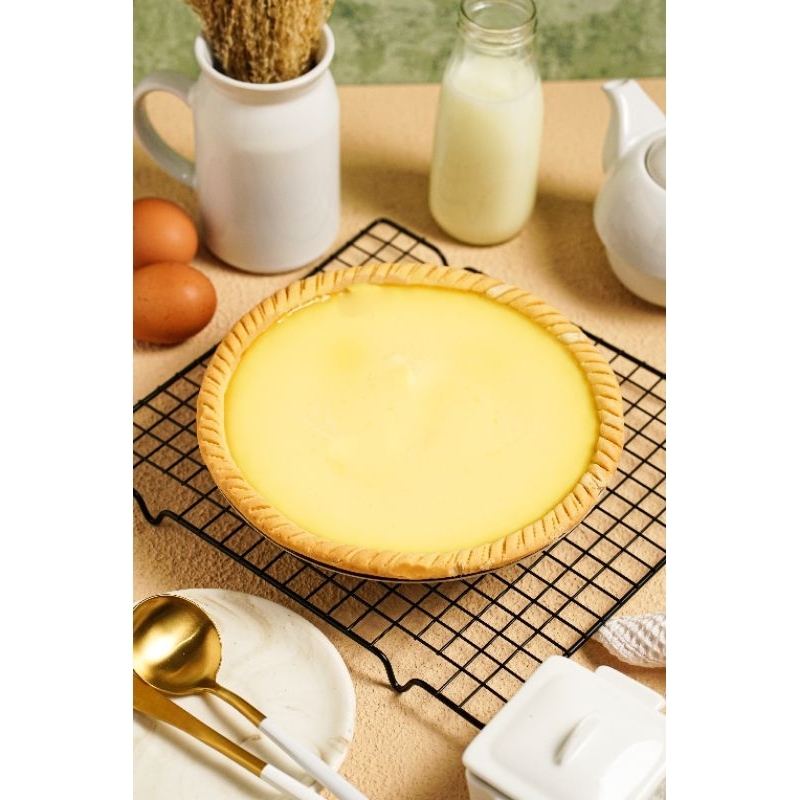 

Tart susu original Pre Order/ Milktart/ Pie susu Pontianak/egg tart Gojek dan Grab Best Seller