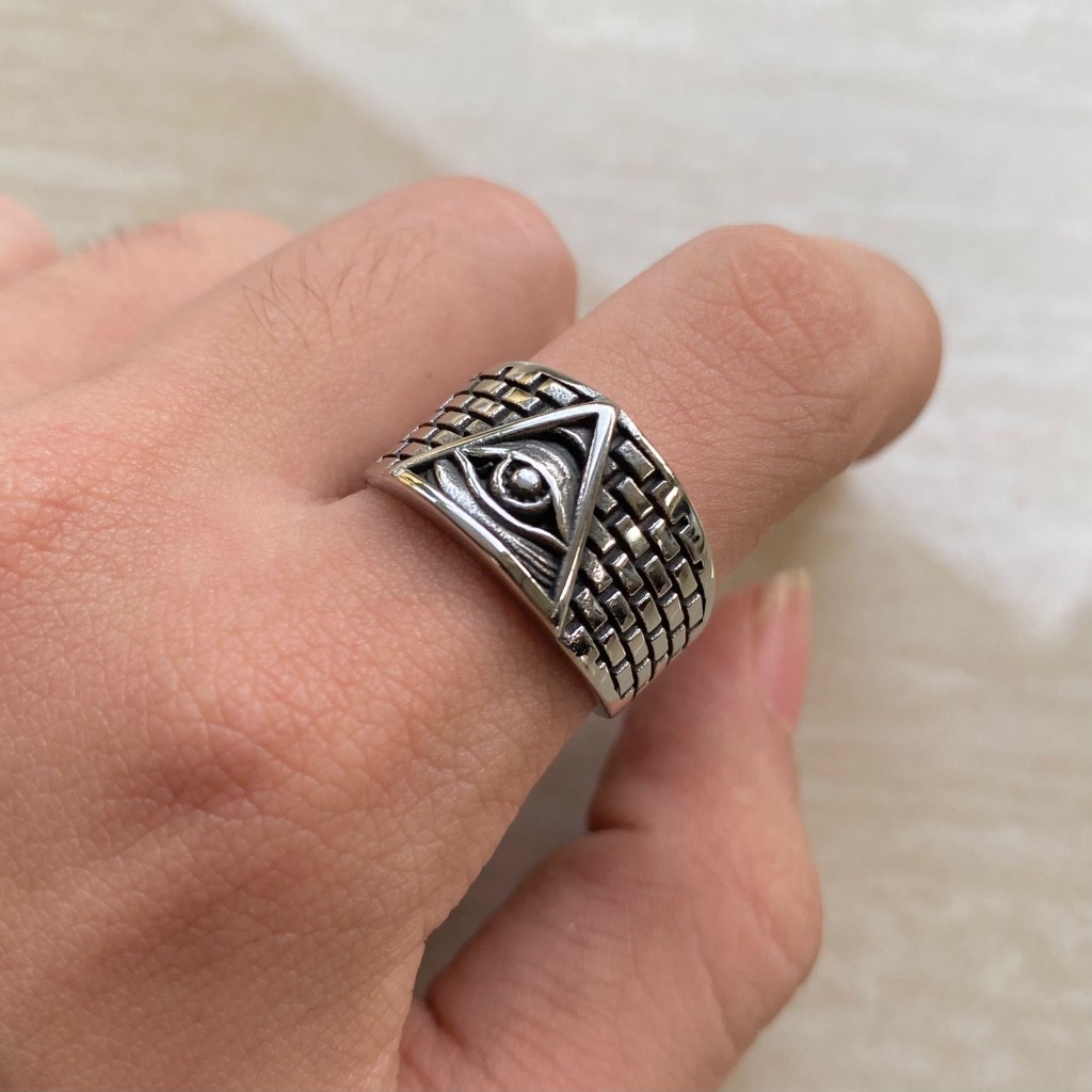 S661 Cincin Titanium Illuminati