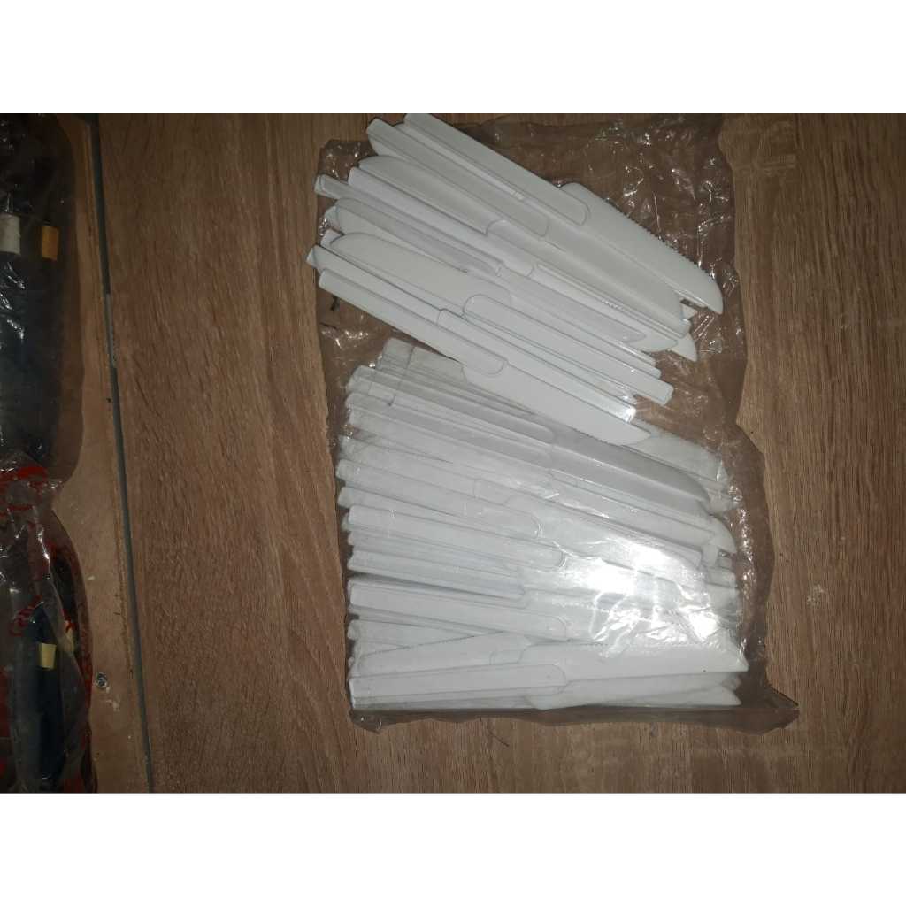 PISAU BROWNIES PLASTIK