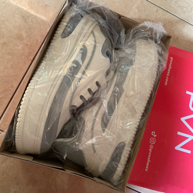 NEW SNEAKERS SEPATU PVN JENO ABU SIZE 41 TINGGI 5cm