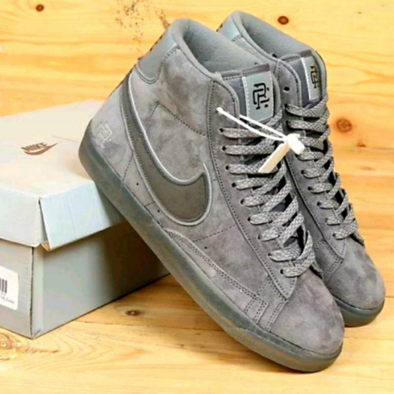sepatu sneakers pria Nike Reigning Champ SB Zoom Blazer Mid Retro Grey Black UA BNIB