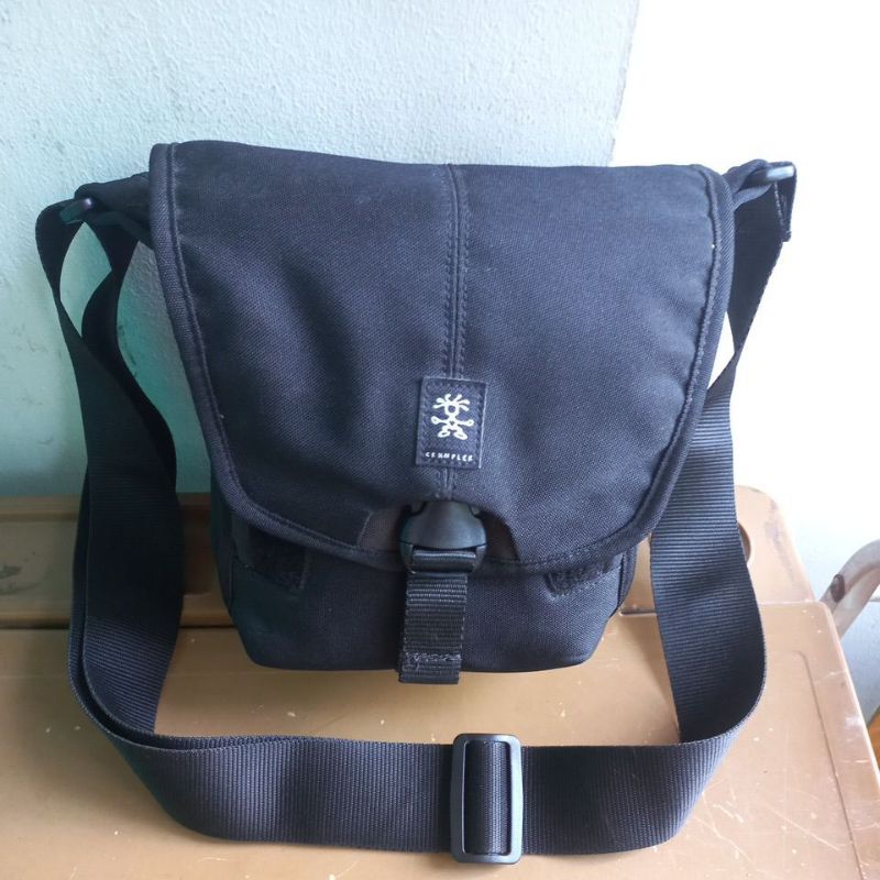 Tas slempang Kamera Crumpler