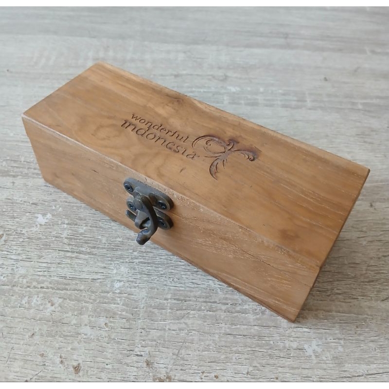 

kotak kayu stationery