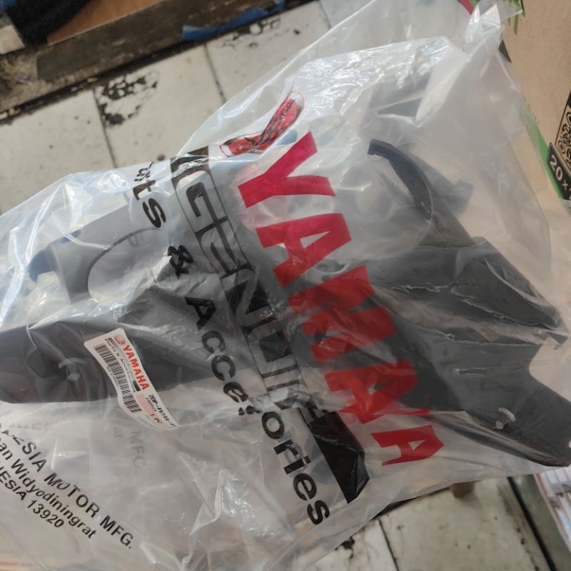 batok bagian bawah  nmax old ori yamaha