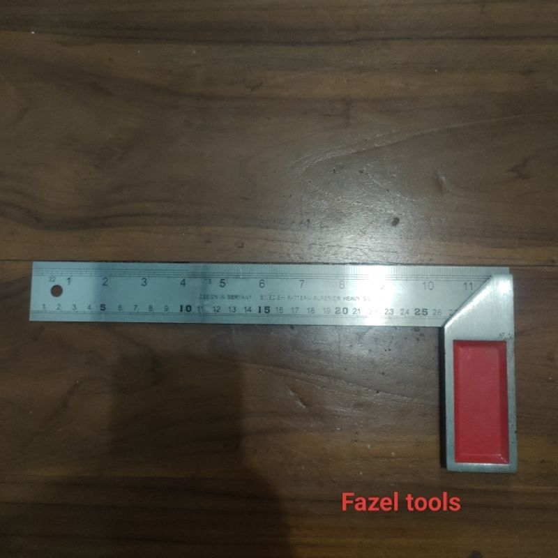 

Penggaris Siku Tukang Jumbo Stainless 12 Inch VIPER