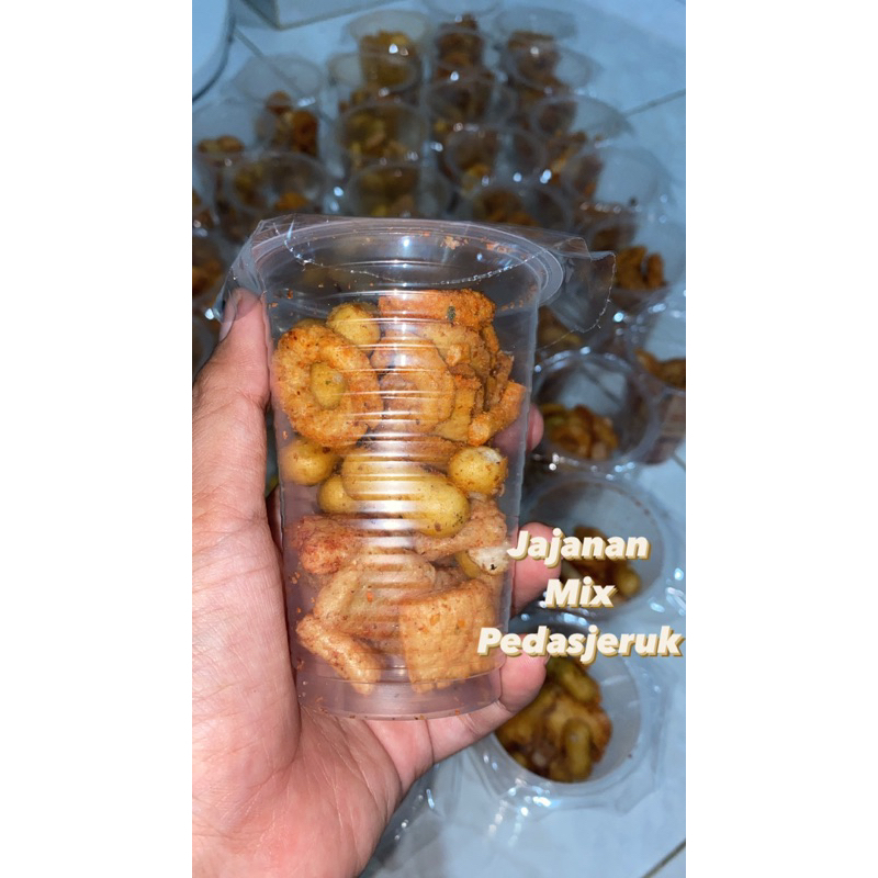 

jajanan pedasjeruk isian lengkap mix semuanya enak