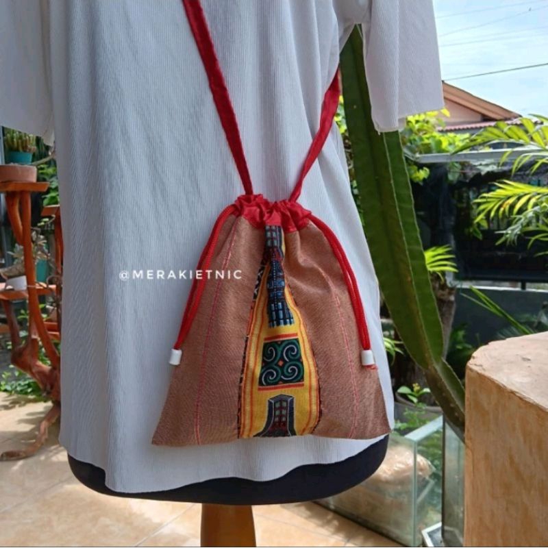 Tas Serut HP Motif Toraja