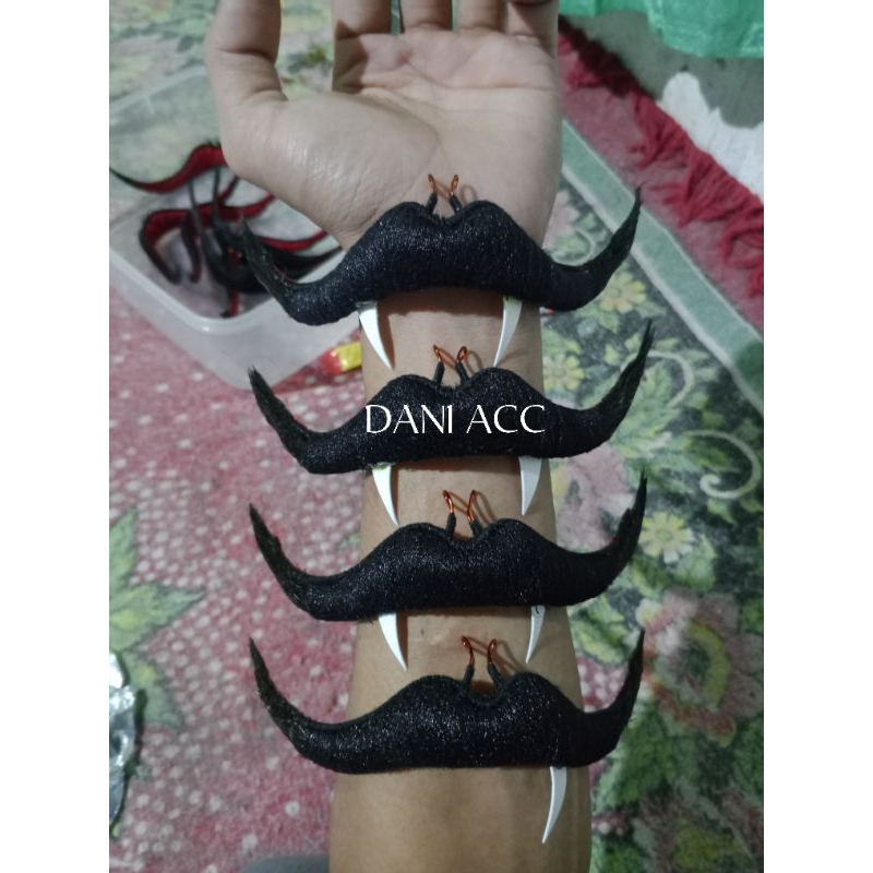 Jebres uwel taring jaran kepang temanggung