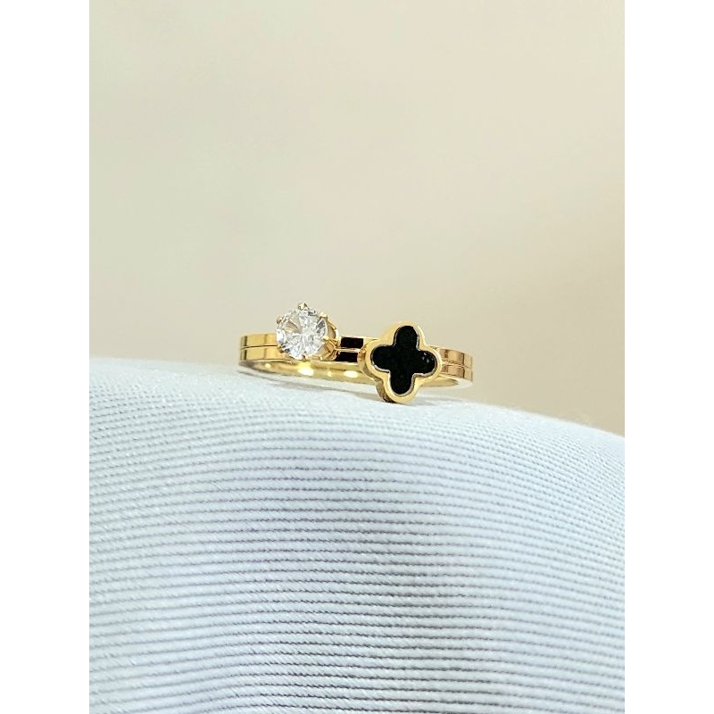 Cincin Titanium Gold Wanita 1 set dapat 2 Model Bunga Dan Diamond