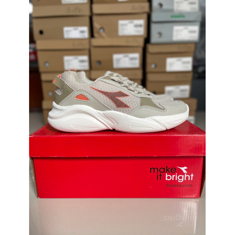 SEPATU WANITA DIADORA FIDEL BEIGE DIAX22F1117H ORIGINAL BNIB SHOES{TokoSportMedan}