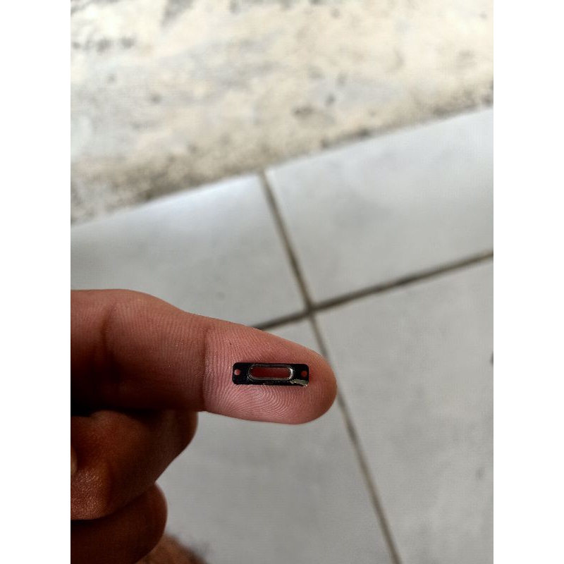 tatakan lubang cas iphone SE ori