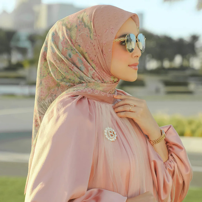Hijab Wanita Buttonscarves - Raya Collection - The Al-Qasr Series Voile Square XL - Clay - Original