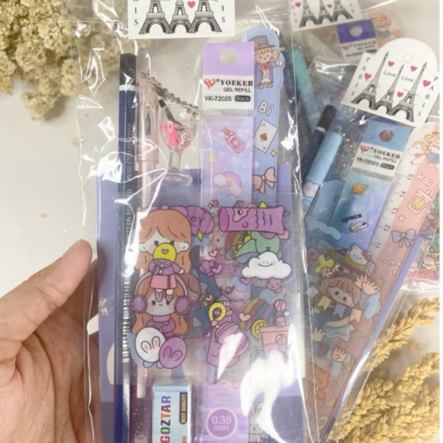 

SET ALAT TULIS PULPEN GANTUNGAN LENGKAP LUCU UNIK AESTHETIC SOUVENIR ULTAH ANAK KADO ANAK