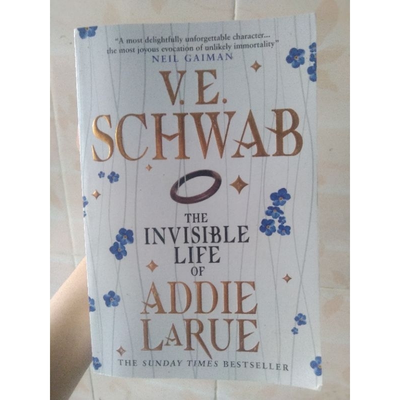 Buku Preloved/Bekas Novel The Invisible Life of Addie Larue by V.E Schwab