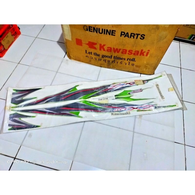 striping sticker zx130 hijau 200640143-0842