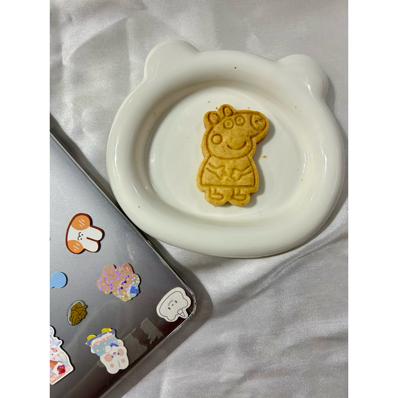 

peppa pig cookies by bunnybake.co