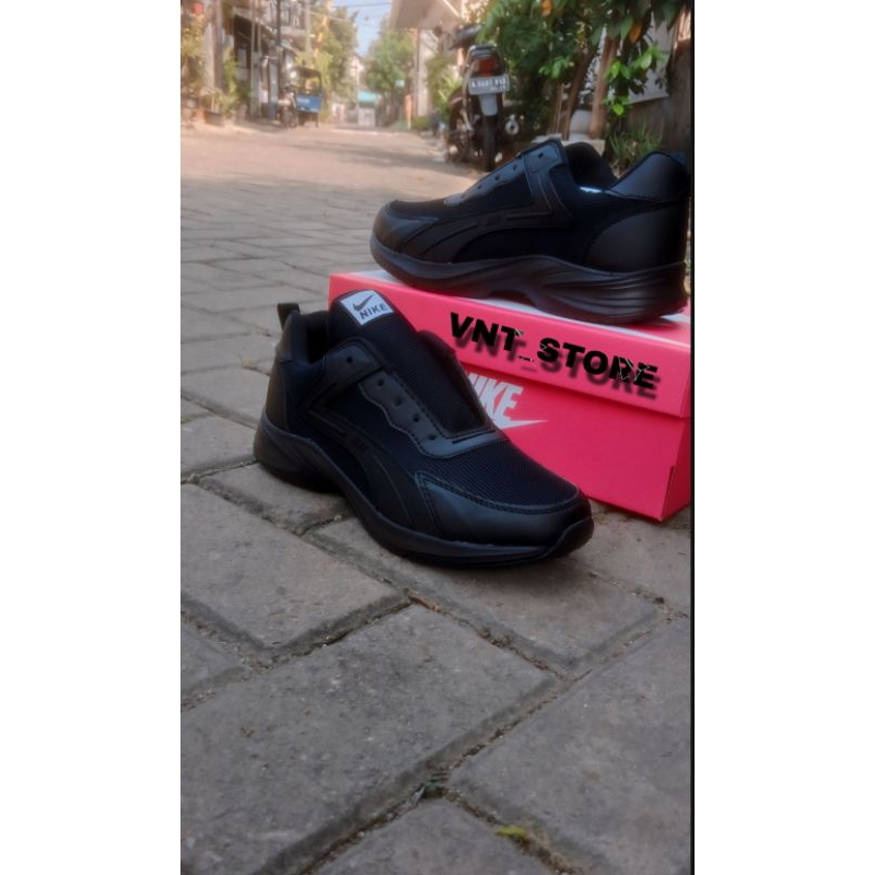 PROMO TERBARU ❗❗❗Sepatu sneackers hitam polos,sepatu sekolah SMP/SMA/SMK, sepatu pria/wanita.