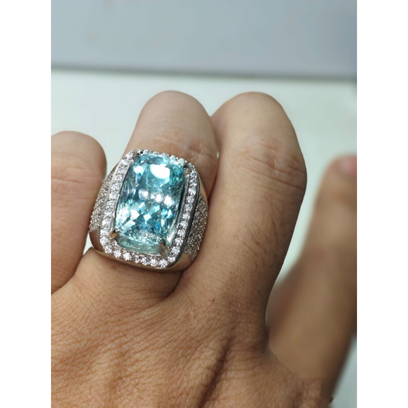 natural aquamarine