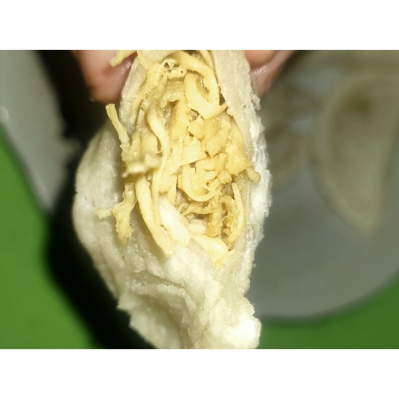 

cireng isi ayam suwir original ( isi 8 pcs ukuran sedang)