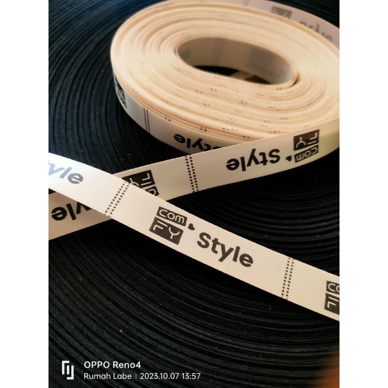

Label Baju / Label Hijab / Label Woven Damask subtitute