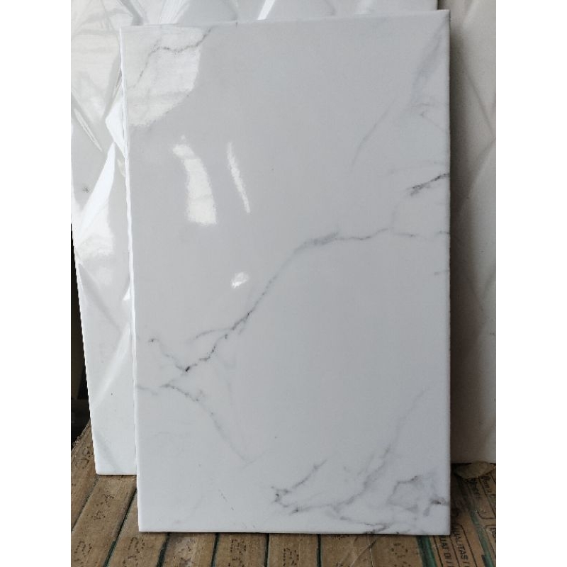KERAMIK 25X40 CARARA MULIA PUTIH GLOSSY MUL