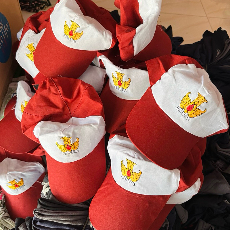 

perlengkapan sekolah SD sabuk topi dasi