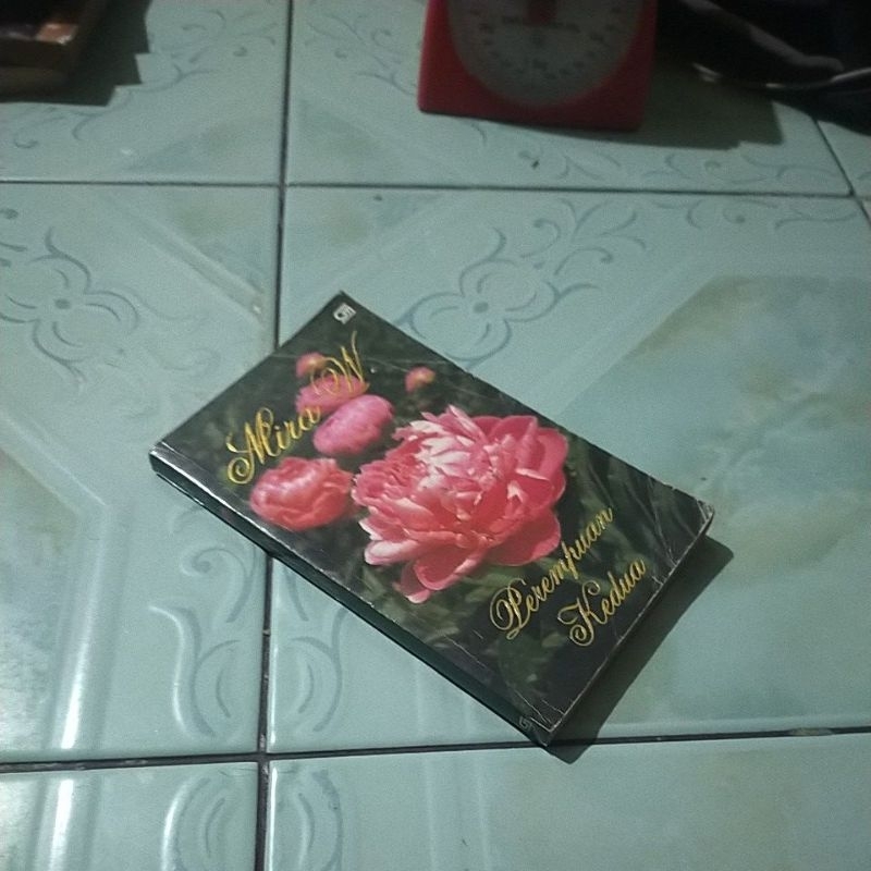 novel Mira w. PEREMPUAN KEDUA