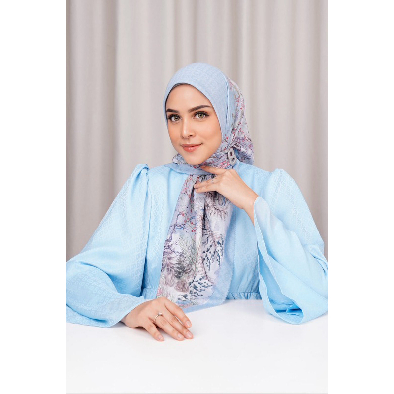 PL Buttonscarves Holiday Series Glacier