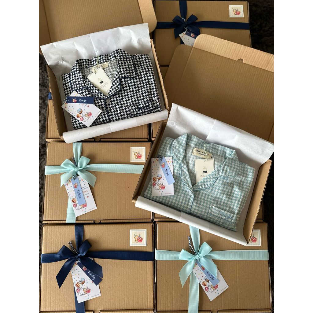 

Ready stock Mimi & Milo Gift Boxes. Tambahan kotak kado optional