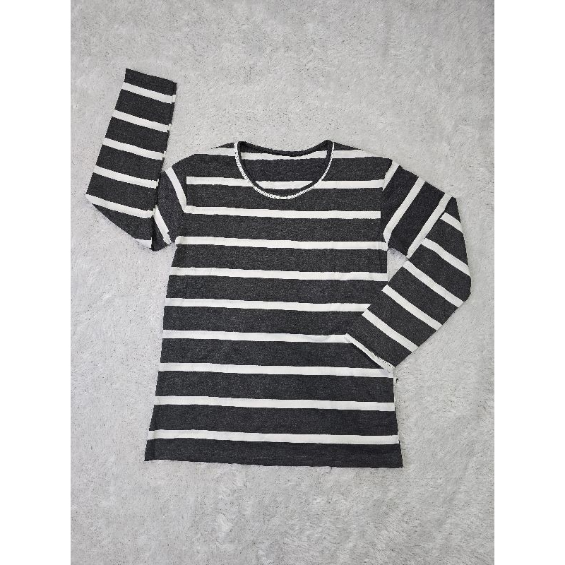 Kaos salur garis-garis wanita