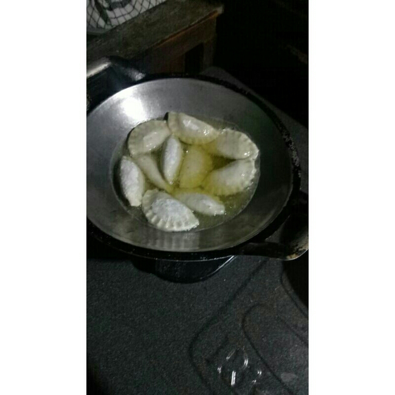 

cireng isi ayam suwir pedas