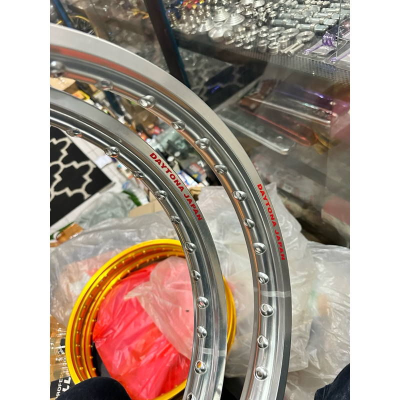 Ring Velg Daytona Japan Silver (140/140 R.17)