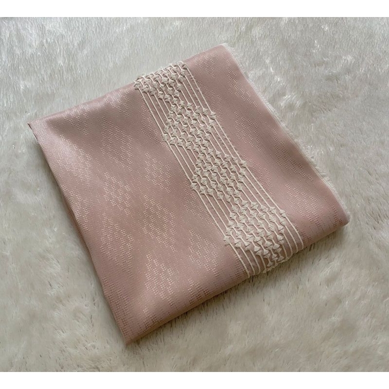 CUSTOM ROK DAN KEMEJA TENUN BULU