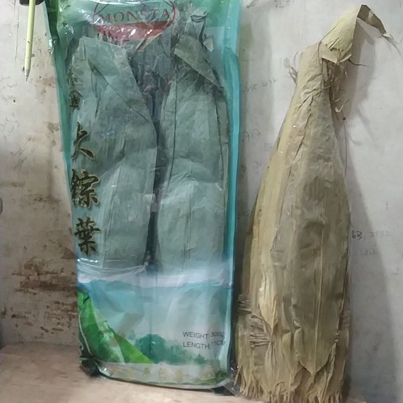 

DAUN BAMBO BAKCANG(11 Cm=300 gr) DAN KIECANG(7CM=250 gr)