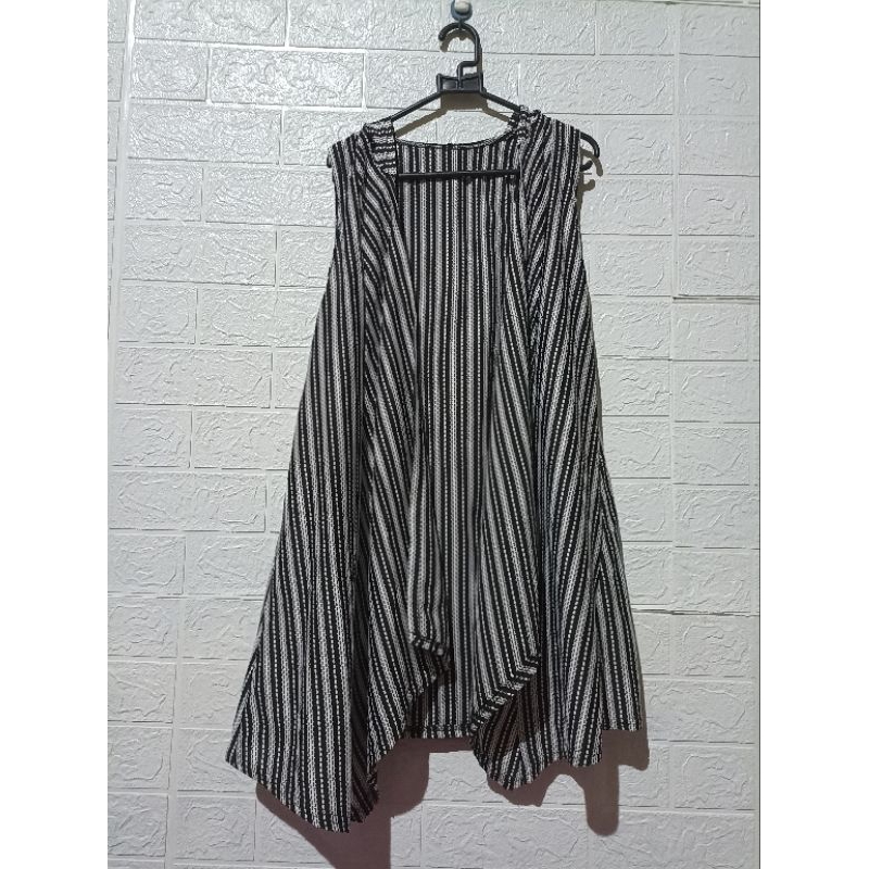 Cardigan Outer Crop Wanita Hitam Putih