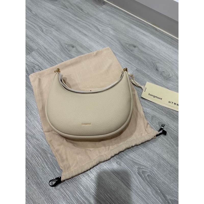 BRAND NEW  SONGMONT LUNA BAG