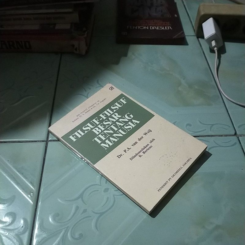 buku FILSUF-FILSUF BESAR TENTANG MANUSIA