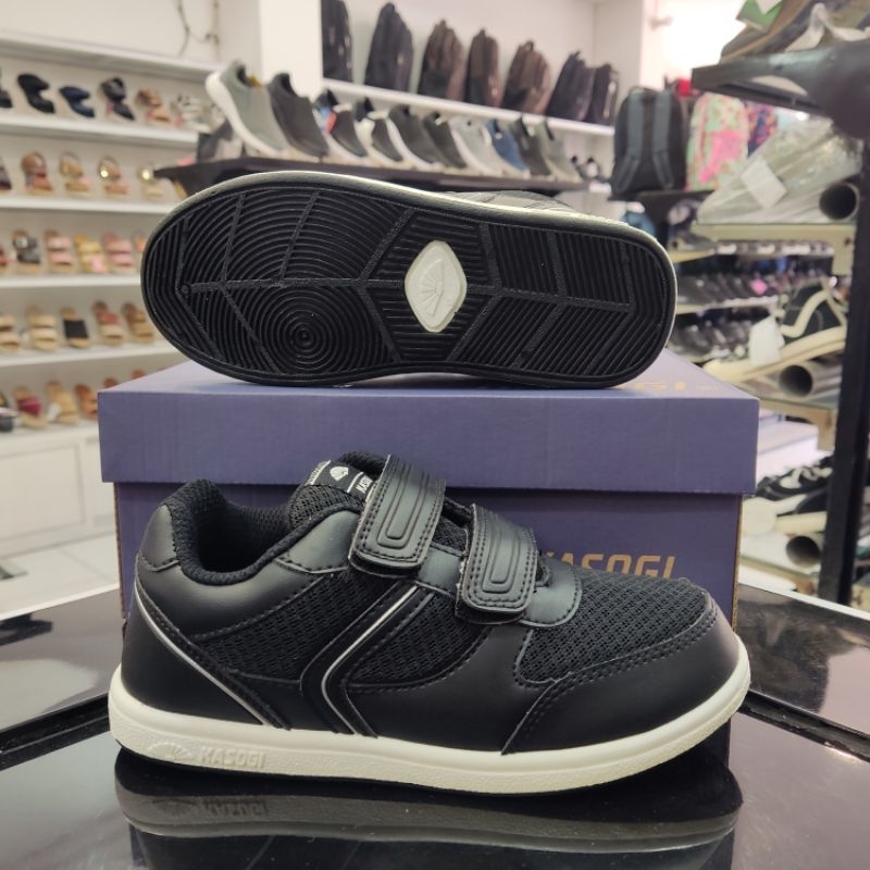 Sepatu Sekolah Anak KASOGI | Timothy | Hitam Putih