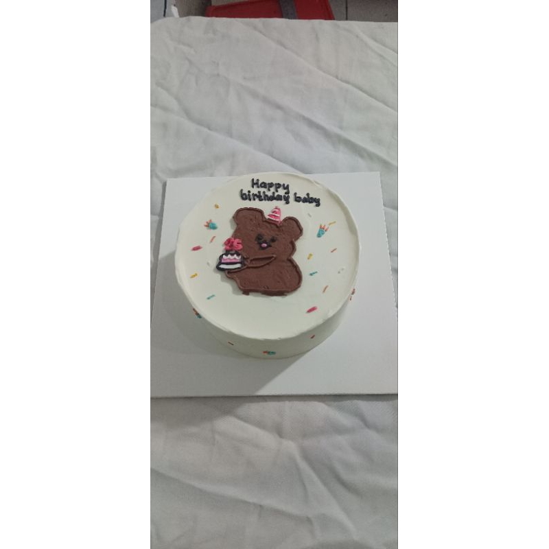 

KUE ULANG TAHUN SIMPLE REMAJA,diameter 16 tinggi 7cm