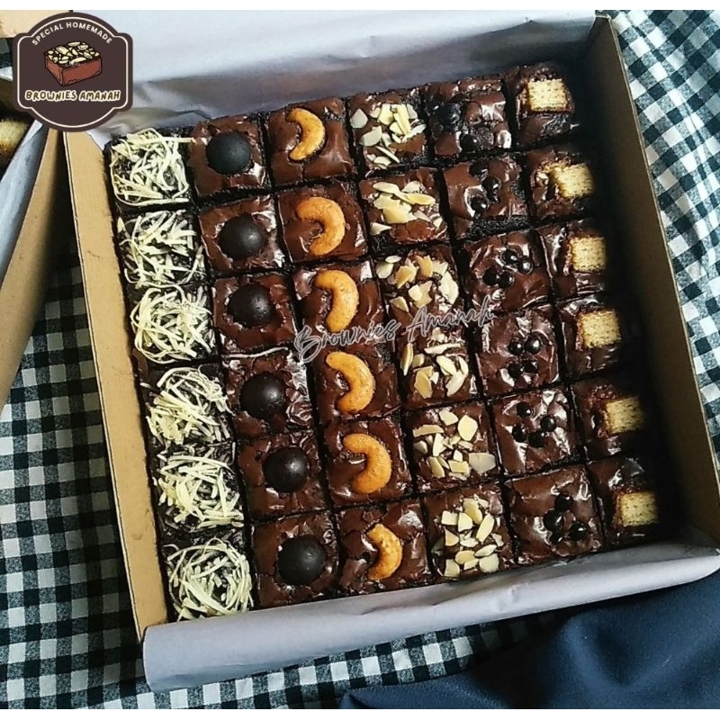 

fudgy brownies/brownies panggang 20x20 asli nyoklat banget enak dan fresh made by order