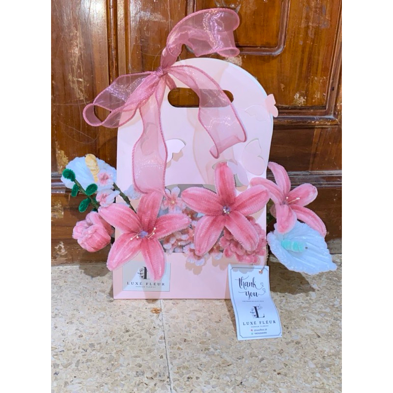 

pipe cleaner bloom bag by luxefleur_sby